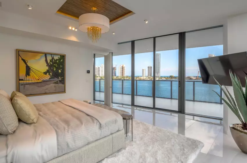 High-rise residence bedroom, Miami